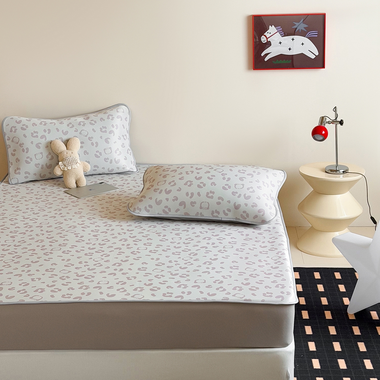 91家纺网 家纺一手货源 找家纺 JUICY 橘滋家纺 2026新款CoolAir沁氧数码印花冰感软凉席 豹纹丛林-床笠款