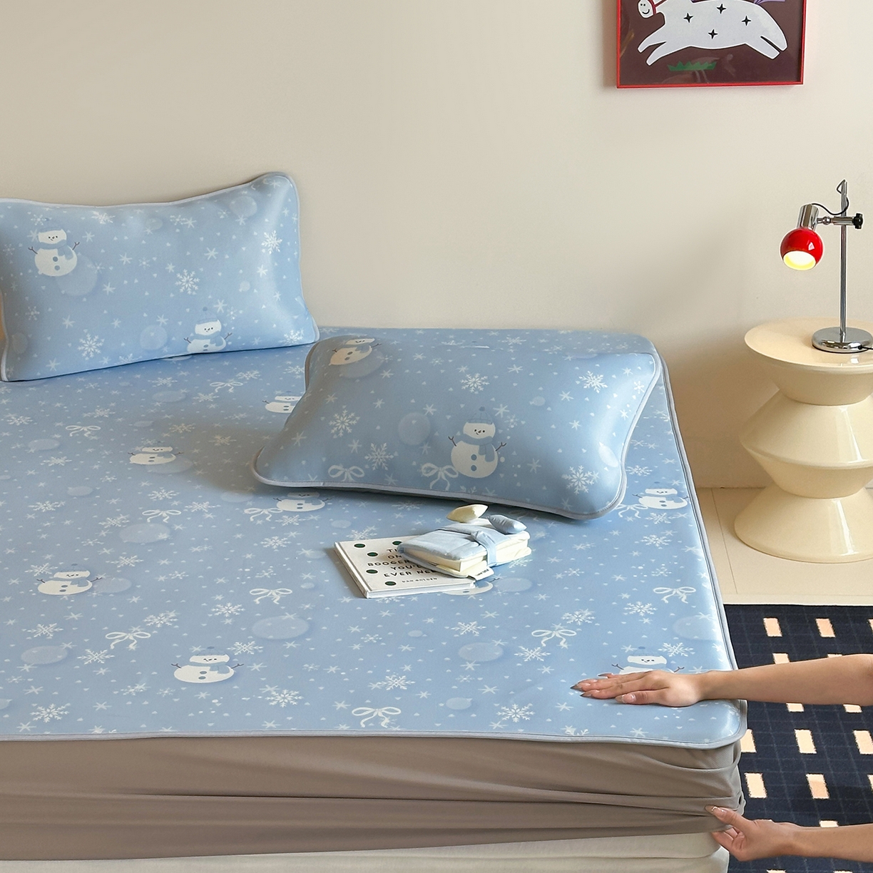 91家纺网 家纺一手货源 找家纺 JUICY 橘滋家纺 2026新款CoolAir沁氧数码印花冰感软凉席 蓝梦精灵-床笠款