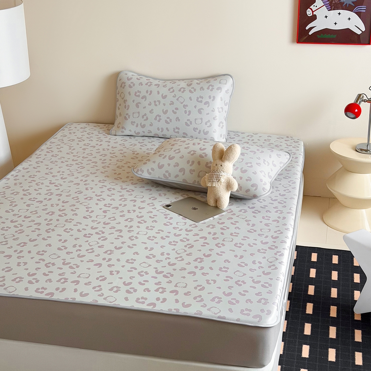 91家纺网 家纺一手货源 找家纺 JUICY 橘滋家纺 2026新款CoolAir沁氧数码印花冰感软凉席 豹纹丛林-床笠款