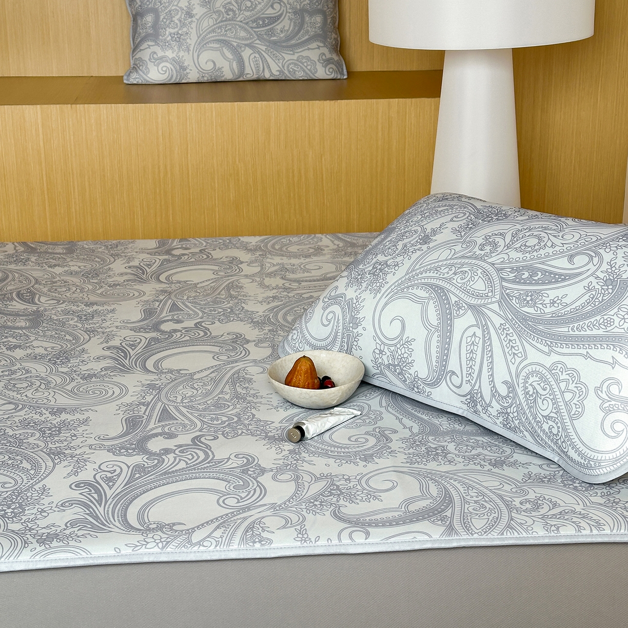 91家纺网 家纺一手货源 找家纺 JUICY 橘滋家纺 2026新款CoolAir沁氧数码印花冰感软凉席 佩斯利-床笠款