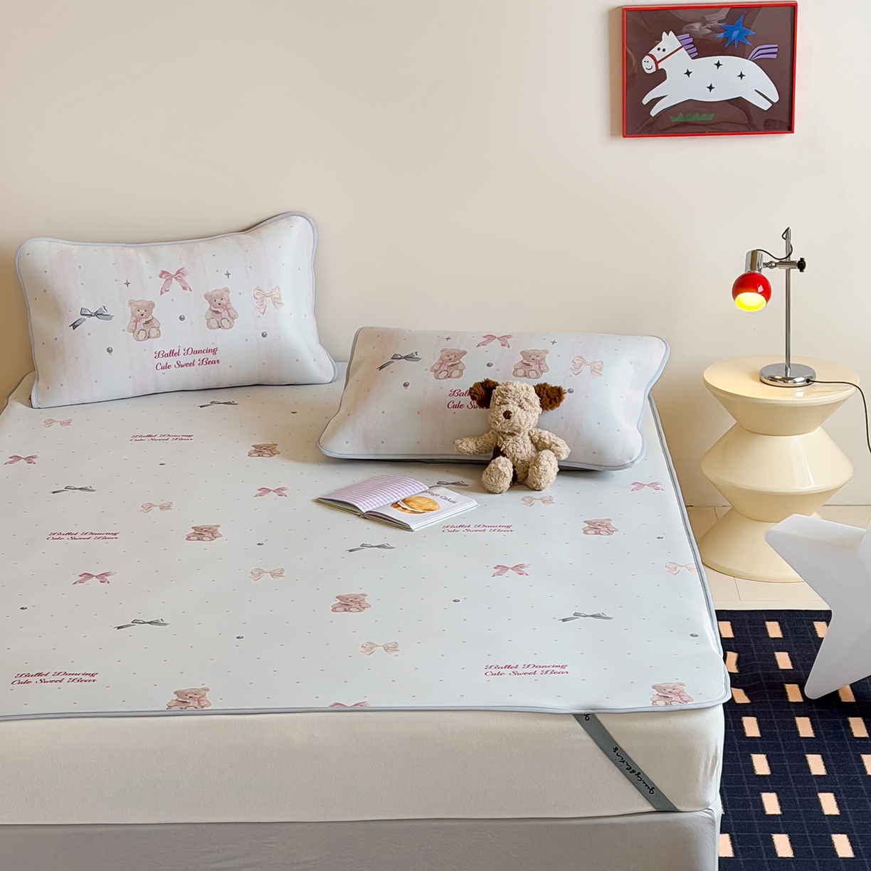 91家纺网 家纺一手货源 找家纺 JUICY 橘滋家纺 2026新款CoolAir沁氧数码印花冰感软凉席 珍珠小熊-平席款