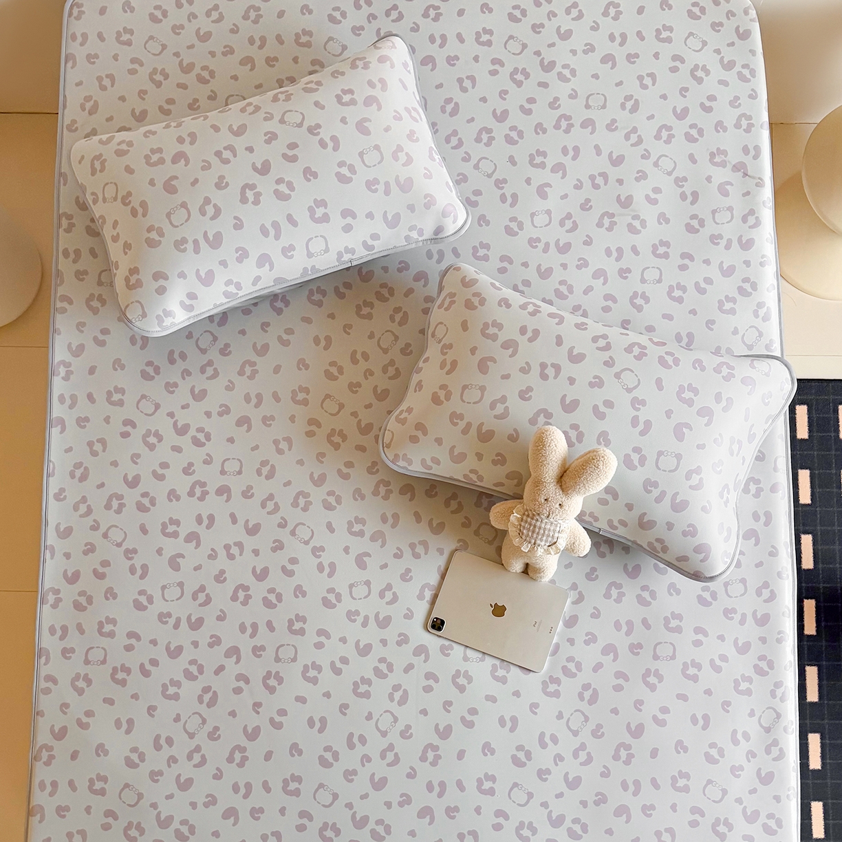 91家纺网 家纺一手货源 找家纺 JUICY 橘滋家纺 2026新款CoolAir沁氧数码印花冰感软凉席 豹纹丛林-床笠款