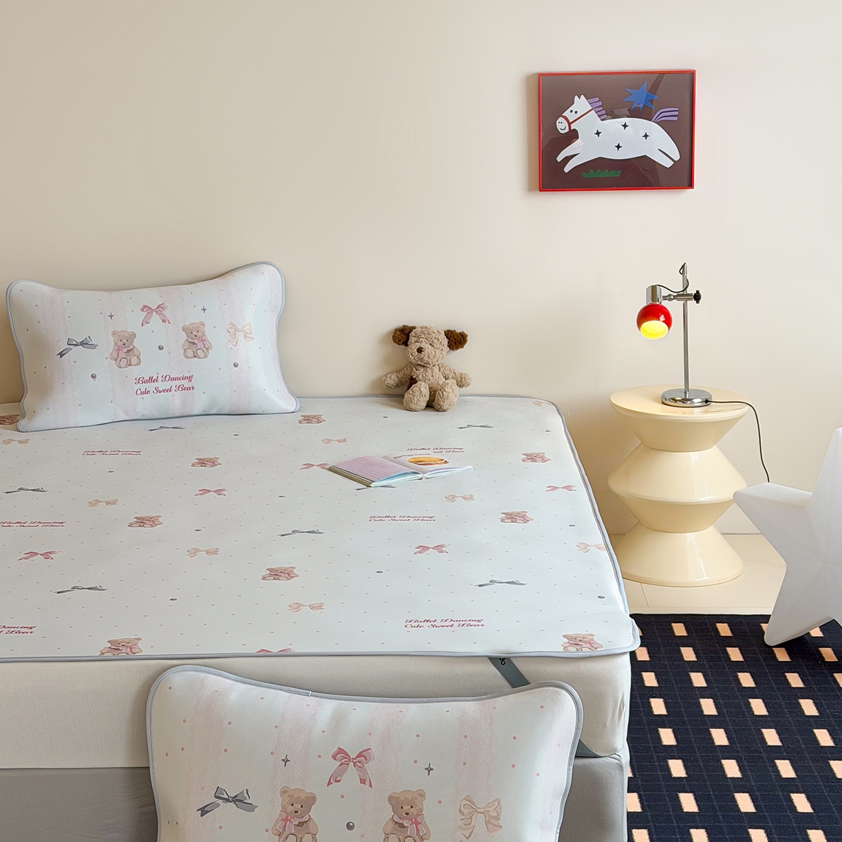 91家纺网 家纺一手货源 找家纺 JUICY 橘滋家纺 2026新款CoolAir沁氧数码印花冰感软凉席 珍珠小熊-平席款