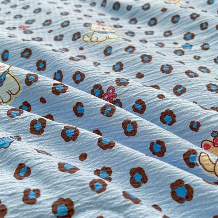 91家纺网 家纺一手货源 找家纺 梵朴 2026新款A类泡芙双层纱贝壳边床盖夏被四件套三角针夏凉被空调被 豹纹泡芙狗