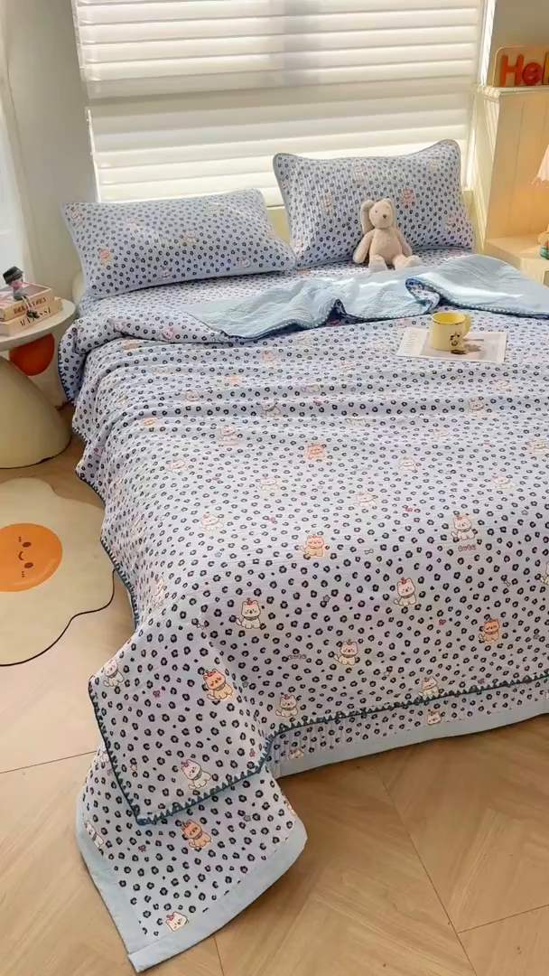 91家纺网 家纺一手货源 找家纺 梵朴 2026新款A类泡芙双层纱贝壳边床盖夏被四件套三角针夏凉被空调被 豹纹泡芙狗