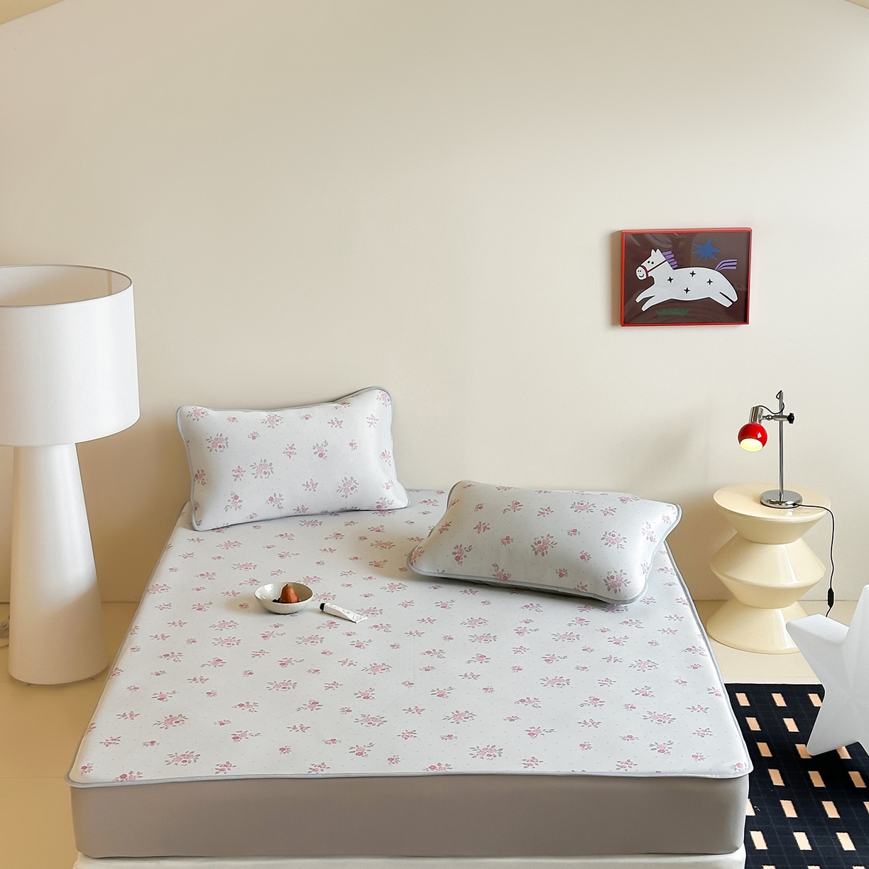 91家纺网 家纺一手货源 找家纺 JUICY 橘滋家纺 2026新款CoolAir沁氧数码印花冰感软凉席 淡粉手稿-床笠款