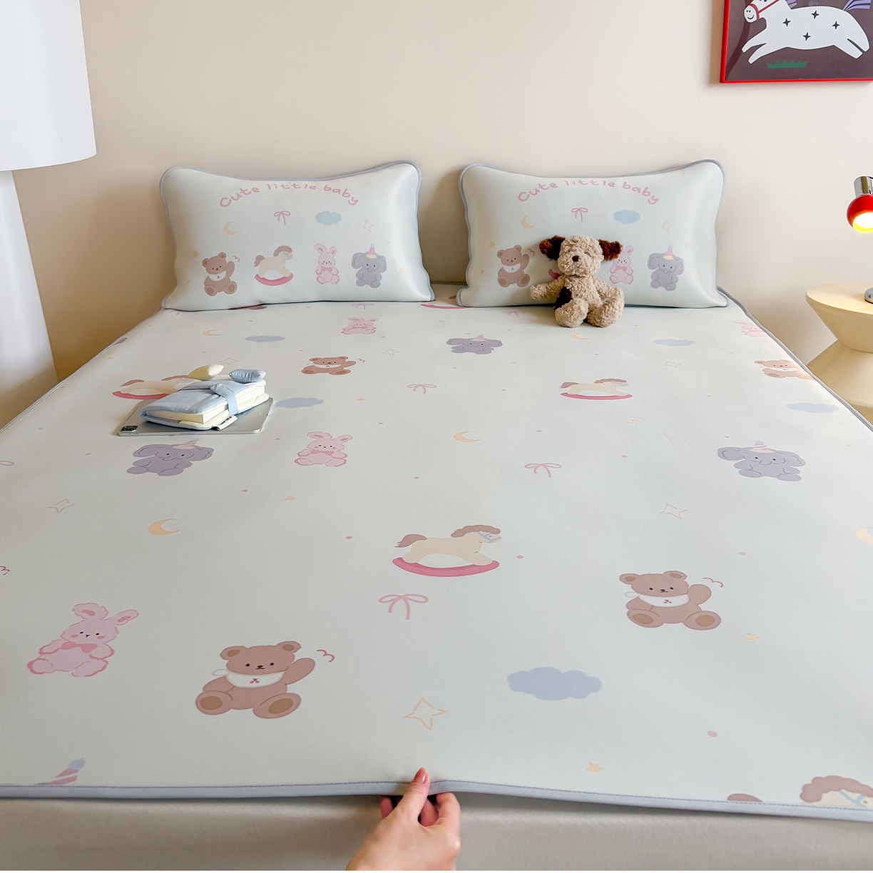 91家纺网 家纺一手货源 找家纺 JUICY 橘滋家纺 2026新款CoolAir沁氧数码印花冰感软凉席 动物寓言集-平席款