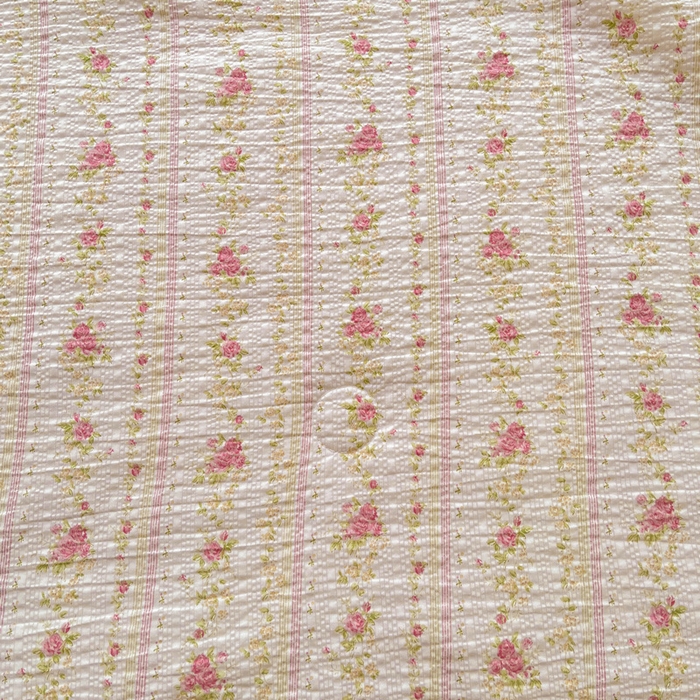 91家纺网 家纺一手货源 找家纺 梵朴 2026新款A类泡芙双层纱贝壳边床盖夏被四件套三角针夏凉被空调被 春日花语