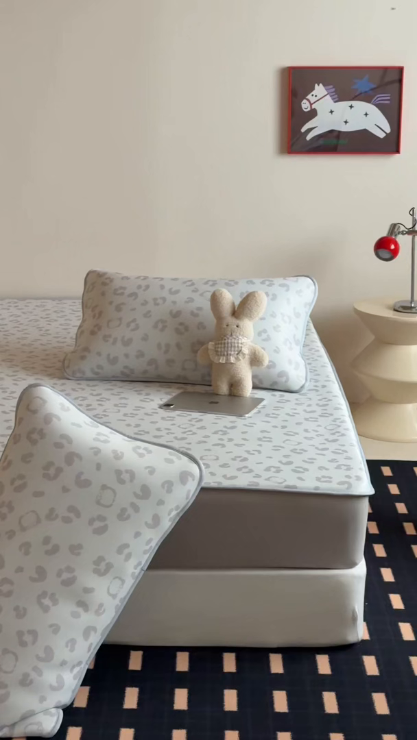 91家纺网 家纺一手货源 找家纺 JUICY 橘滋家纺 2026新款CoolAir沁氧数码印花冰感软凉席 豹纹丛林-床笠款