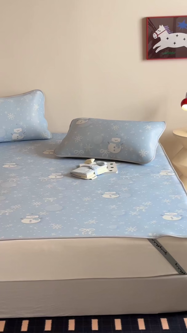 91家纺网 家纺一手货源 找家纺 JUICY 橘滋家纺 2026新款CoolAir沁氧数码印花冰感软凉席 蓝梦精灵-平席款