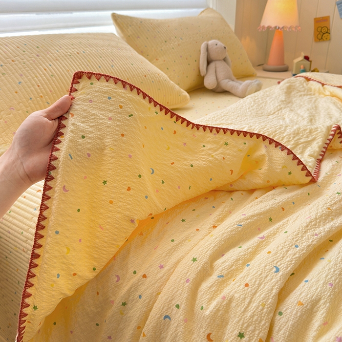 91家纺网 家纺一手货源 找家纺 梵朴 2026新款A类泡芙双层纱贝壳边床盖夏被四件套三角针夏凉被空调被 璀璨星空