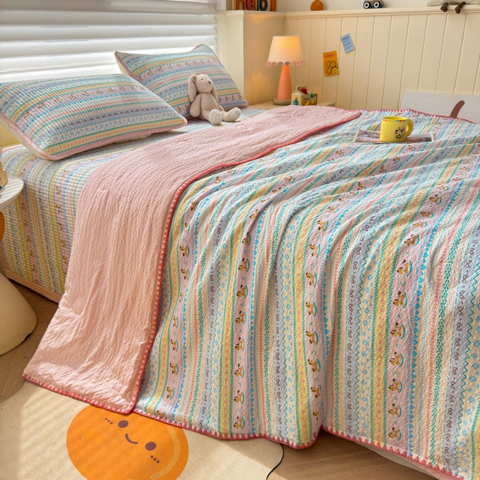 91家纺网 家纺一手货源 找家纺 梵朴 2026新款A类泡芙双层纱贝壳边床盖夏被四件套三角针夏凉被空调被 费尔岛木马