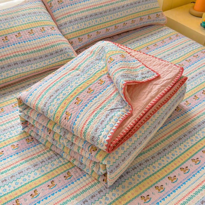 91家纺网 家纺一手货源 找家纺 梵朴 2026新款A类泡芙双层纱贝壳边床盖夏被四件套三角针夏凉被空调被 费尔岛木马