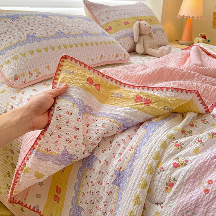 91家纺网 家纺一手货源 找家纺 梵朴 2026新款A类泡芙双层纱贝壳边床盖夏被四件套三角针夏凉被空调被 蝴蝶结小兔