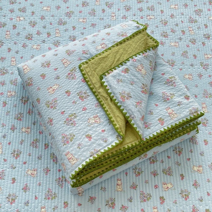 91家纺网 家纺一手货源 找家纺 梵朴 2026新款A类泡芙双层纱贝壳边床盖夏被四件套三角针夏凉被空调被 花从小兔