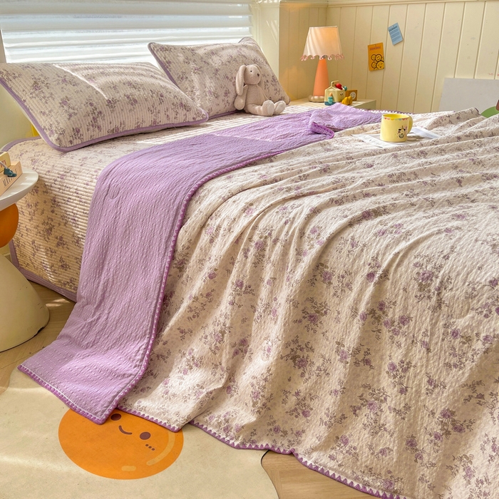 91家纺网 家纺一手货源 找家纺 梵朴 2026新款A类泡芙双层纱贝壳边床盖夏被四件套三角针夏凉被空调被 花季紫