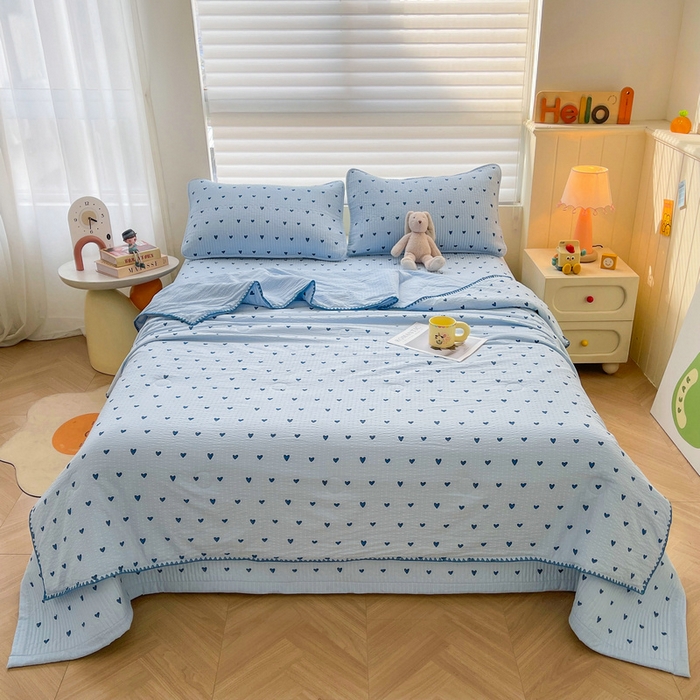 91家纺网 家纺一手货源 找家纺 梵朴 2026新款A类泡芙双层纱贝壳边床盖夏被四件套三角针夏凉被空调被 蓝调爱心