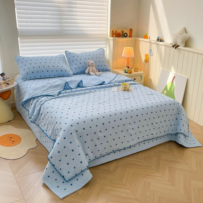 91家纺网 家纺一手货源 找家纺 梵朴 2026新款A类泡芙双层纱贝壳边床盖夏被四件套三角针夏凉被空调被 蓝调爱心