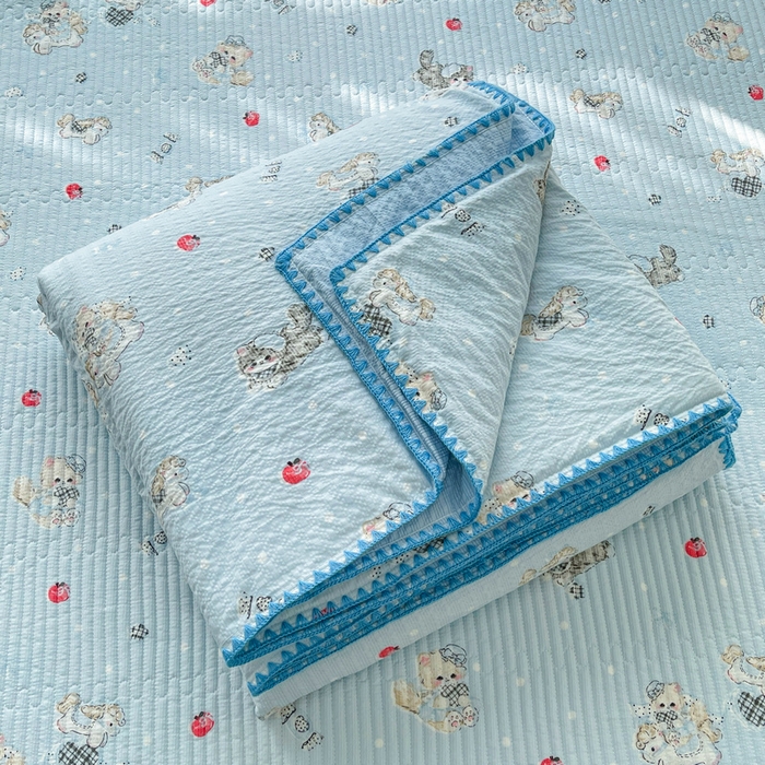 91家纺网 家纺一手货源 找家纺 梵朴 2026新款A类泡芙双层纱贝壳边床盖夏被四件套三角针夏凉被空调被 猫咪蓝