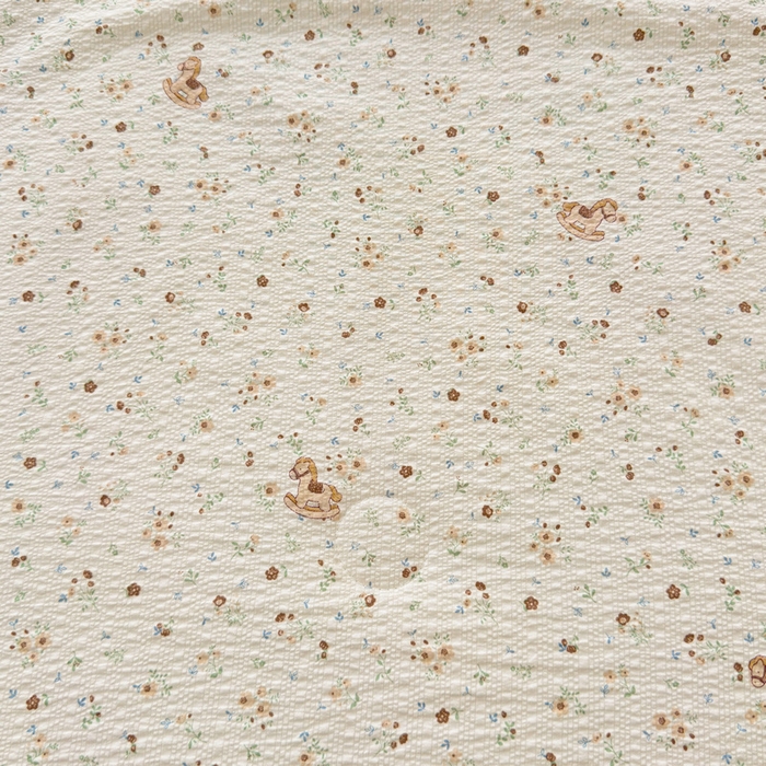 91家纺网 家纺一手货源 找家纺 梵朴 2026新款A类泡芙双层纱贝壳边床盖夏被四件套三角针夏凉被空调被 木马小花