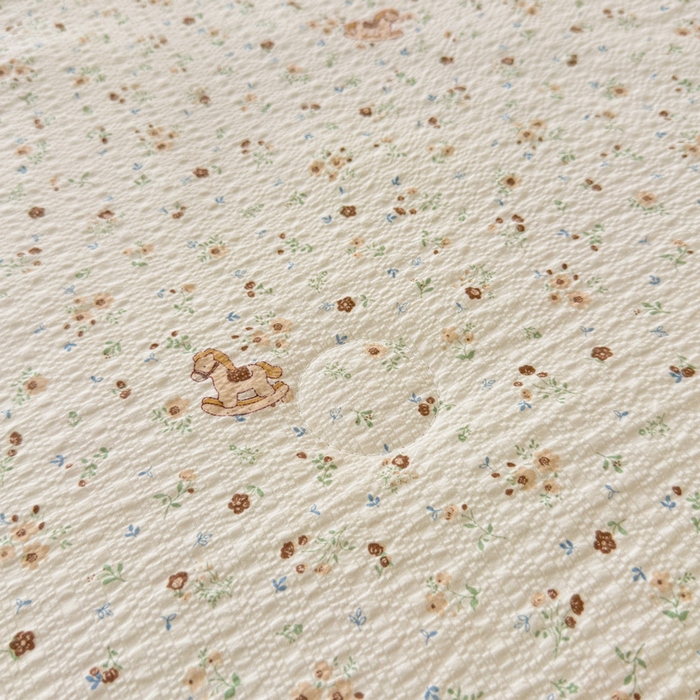 91家纺网 家纺一手货源 找家纺 梵朴 2026新款A类泡芙双层纱贝壳边床盖夏被四件套三角针夏凉被空调被 木马小花