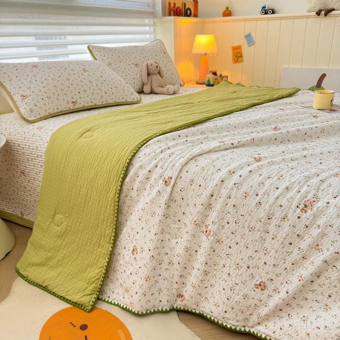 91家纺网 家纺一手货源 找家纺 梵朴 2026新款A类泡芙双层纱贝壳边床盖夏被四件套三角针夏凉被空调被 木马小花