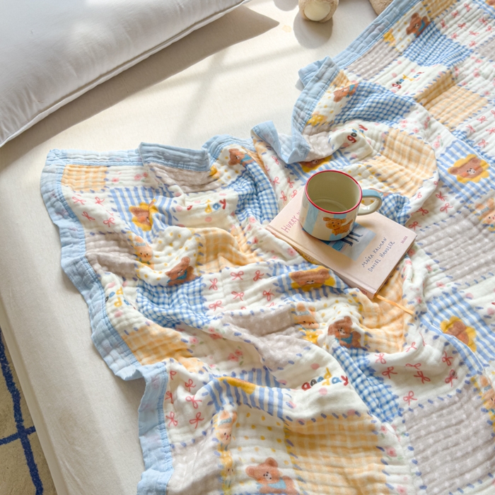 91家纺网 家纺一手货源 找家纺 乐家毛巾被（工厂自产自销） 2026新款全棉纯棉六层一体超柔泡泡纱多功能毯 格子小熊