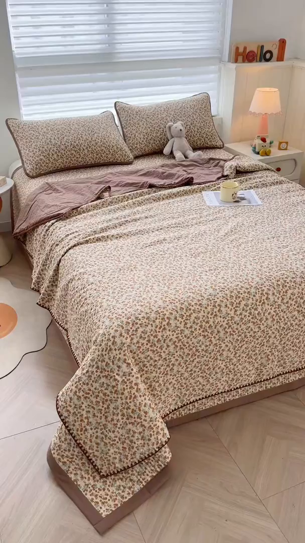 91家纺网 家纺一手货源 找家纺 梵朴 2026新款A类泡芙双层纱贝壳边床盖夏被四件套三角针夏凉被空调被 暖蔷枝