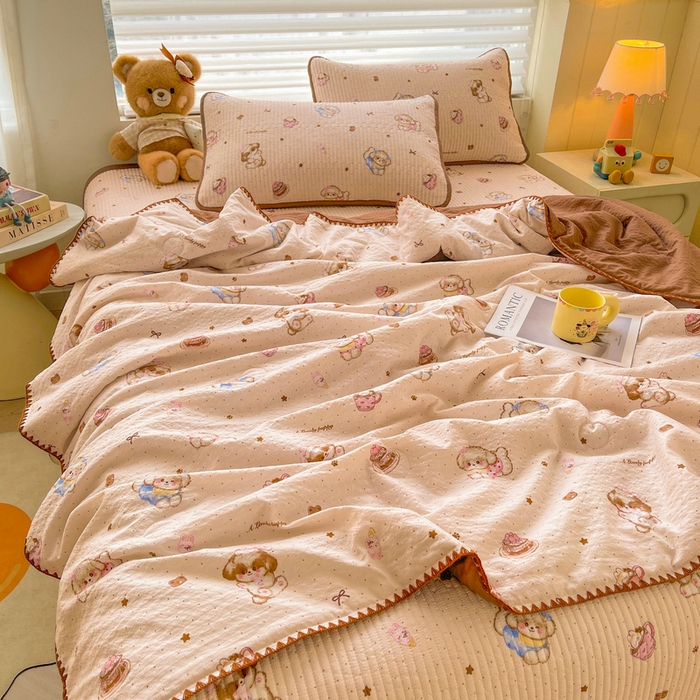 91家纺网 家纺一手货源 找家纺 梵朴 2026新款A类泡芙双层纱贝壳边床盖夏被四件套三角针夏凉被空调被 甜品萌狗