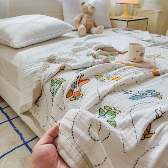 91家纺网 家纺一手货源 找家纺 乐家毛巾被（工厂自产自销） 2026新款全棉纯棉六层一体超柔泡泡纱多功能毯 卡通飞机