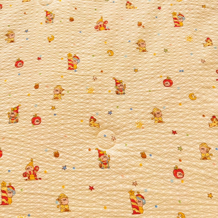 91家纺网 家纺一手货源 找家纺 梵朴 2026新款A类泡芙双层纱贝壳边床盖夏被四件套三角针夏凉被空调被 星星玩偶黄