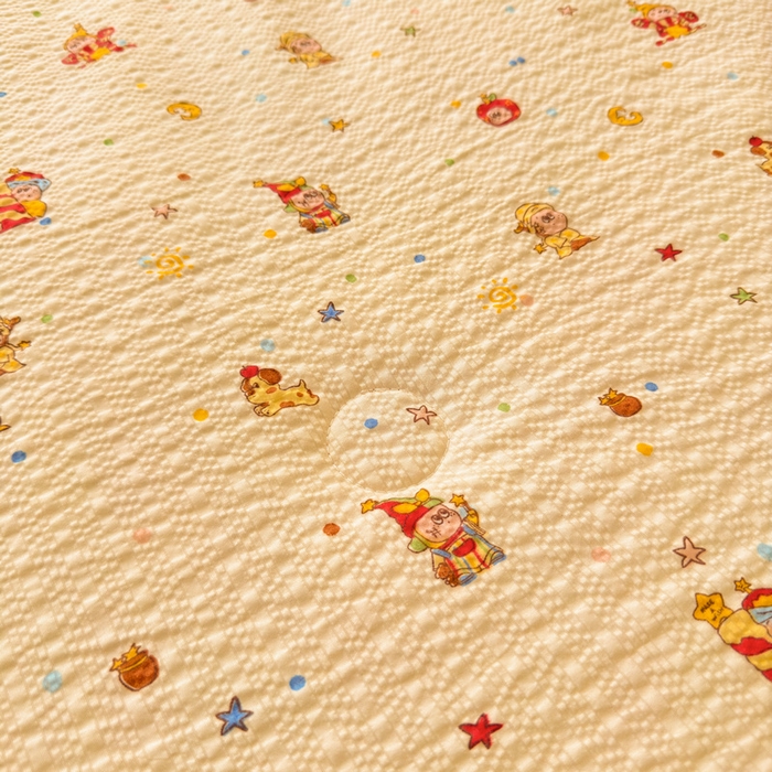 91家纺网 家纺一手货源 找家纺 梵朴 2026新款A类泡芙双层纱贝壳边床盖夏被四件套三角针夏凉被空调被 星星玩偶黄