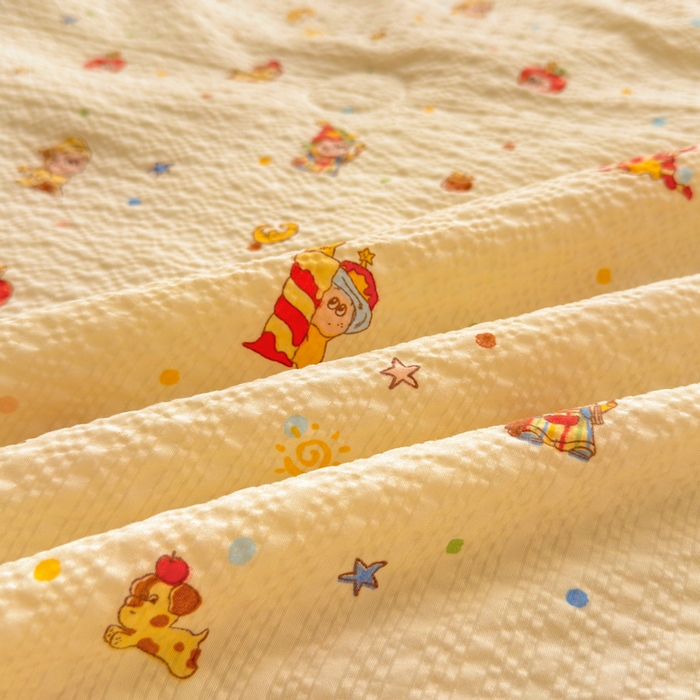 91家纺网 家纺一手货源 找家纺 梵朴 2026新款A类泡芙双层纱贝壳边床盖夏被四件套三角针夏凉被空调被 星星玩偶黄