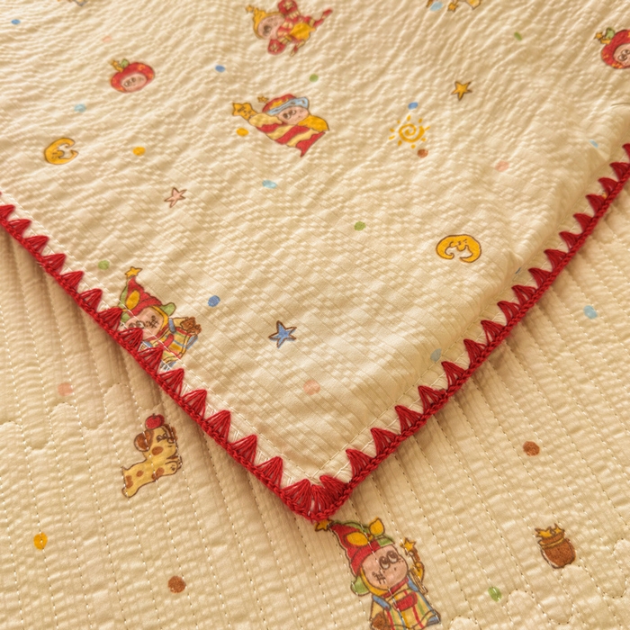 91家纺网 家纺一手货源 找家纺 梵朴 2026新款A类泡芙双层纱贝壳边床盖夏被四件套三角针夏凉被空调被 星星玩偶黄