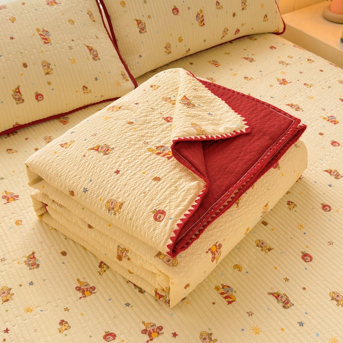 91家纺网 家纺一手货源 找家纺 梵朴 2026新款A类泡芙双层纱贝壳边床盖夏被四件套三角针夏凉被空调被 星星玩偶黄