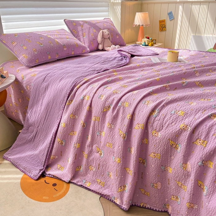 91家纺网 家纺一手货源 找家纺 梵朴 2026新款A类泡芙双层纱贝壳边床盖夏被四件套三角针夏凉被空调被 星星玩偶紫