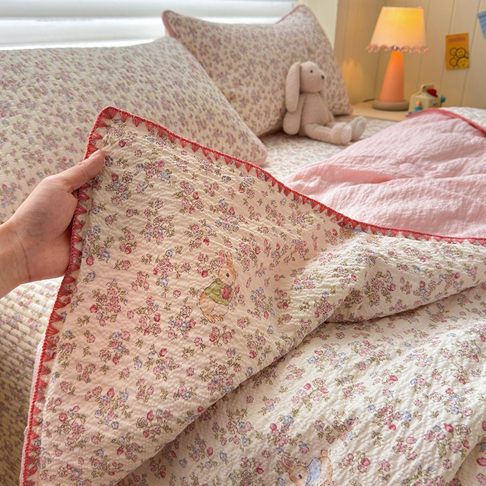 91家纺网 家纺一手货源 找家纺 梵朴 2026新款A类泡芙双层纱贝壳边床盖夏被四件套三角针夏凉被空调被 紫花免