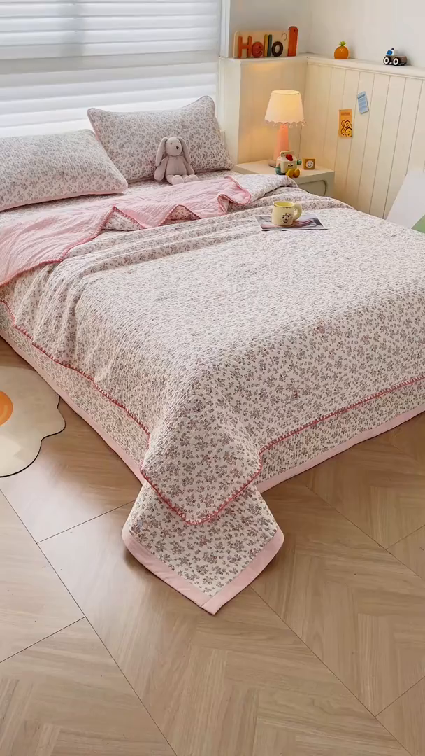 91家纺网 家纺一手货源 找家纺 梵朴 2026新款A类泡芙双层纱贝壳边床盖夏被四件套三角针夏凉被空调被 紫花免