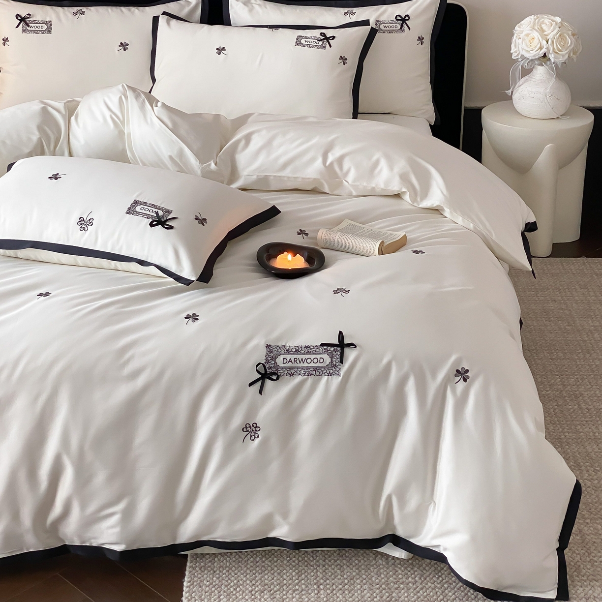 91家纺网 家纺一手货源 找家纺 佳汐蓝家纺 2026新款50S全棉纯棉轻奢工艺款精致刺绣四件套-幸运草系列 幸运草-云母白