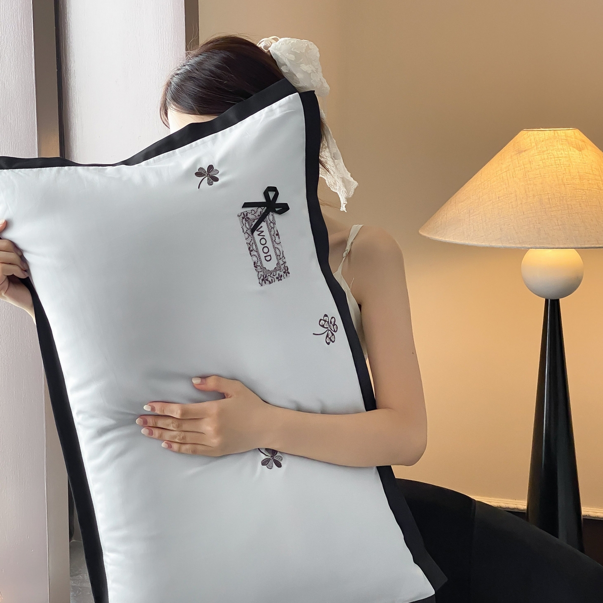 91家纺网 家纺一手货源 找家纺 佳汐蓝家纺 2026新款50S全棉纯棉轻奢工艺款精致刺绣四件套-幸运草系列 幸运草-浅水蓝