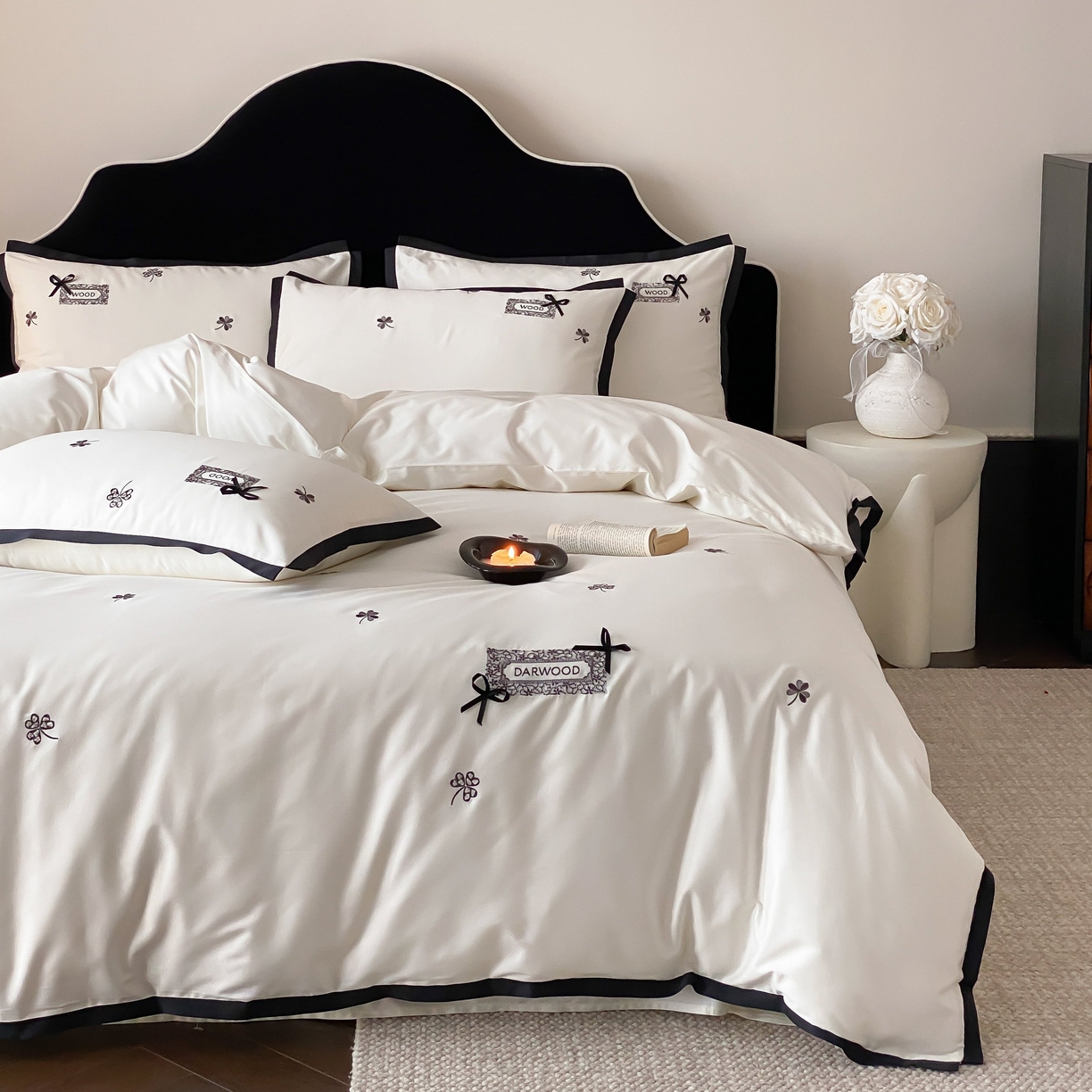 91家纺网 家纺一手货源 找家纺 佳汐蓝家纺 2026新款50S全棉纯棉轻奢工艺款精致刺绣四件套-幸运草系列 幸运草-云母白