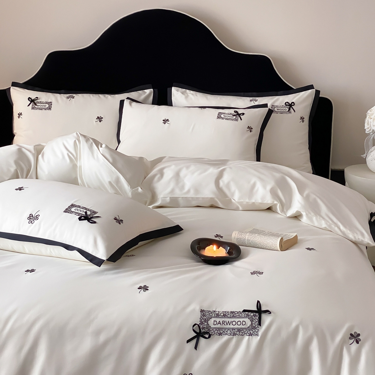 91家纺网 家纺一手货源 找家纺 佳汐蓝家纺 2026新款50S全棉纯棉轻奢工艺款精致刺绣四件套-幸运草系列 幸运草-云母白