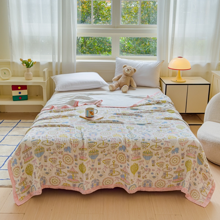 91家纺网 家纺一手货源 找家纺 乐家毛巾被（工厂自产自销） 2026新款全棉纯棉六层一体超柔泡泡纱多功能毯 游乐园