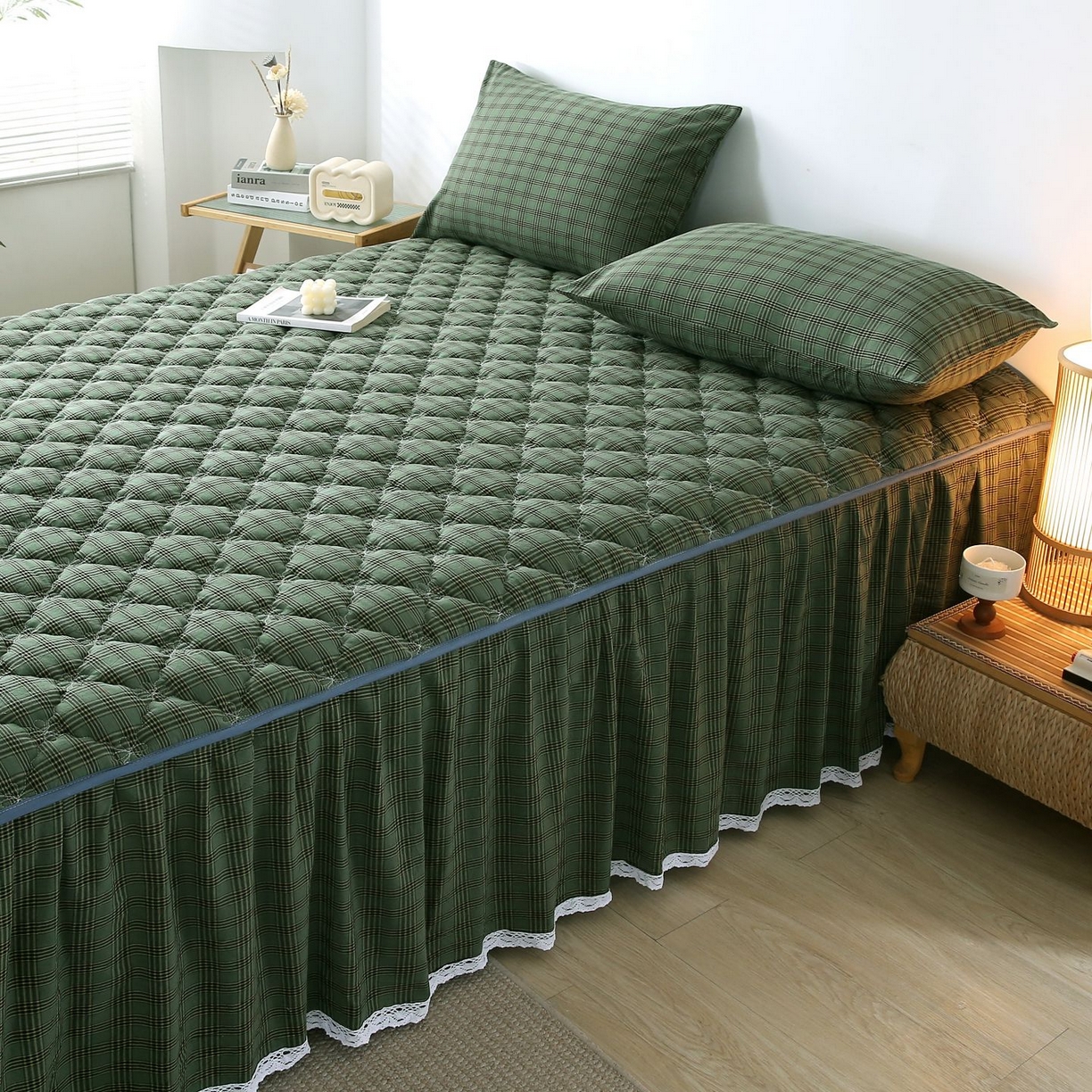 91家纺网 家纺一手货源 找家纺 欧妮家纺 2026新款无印全棉水洗棉夹棉单床裙-三件套 全棉夹棉床裙重楼绿