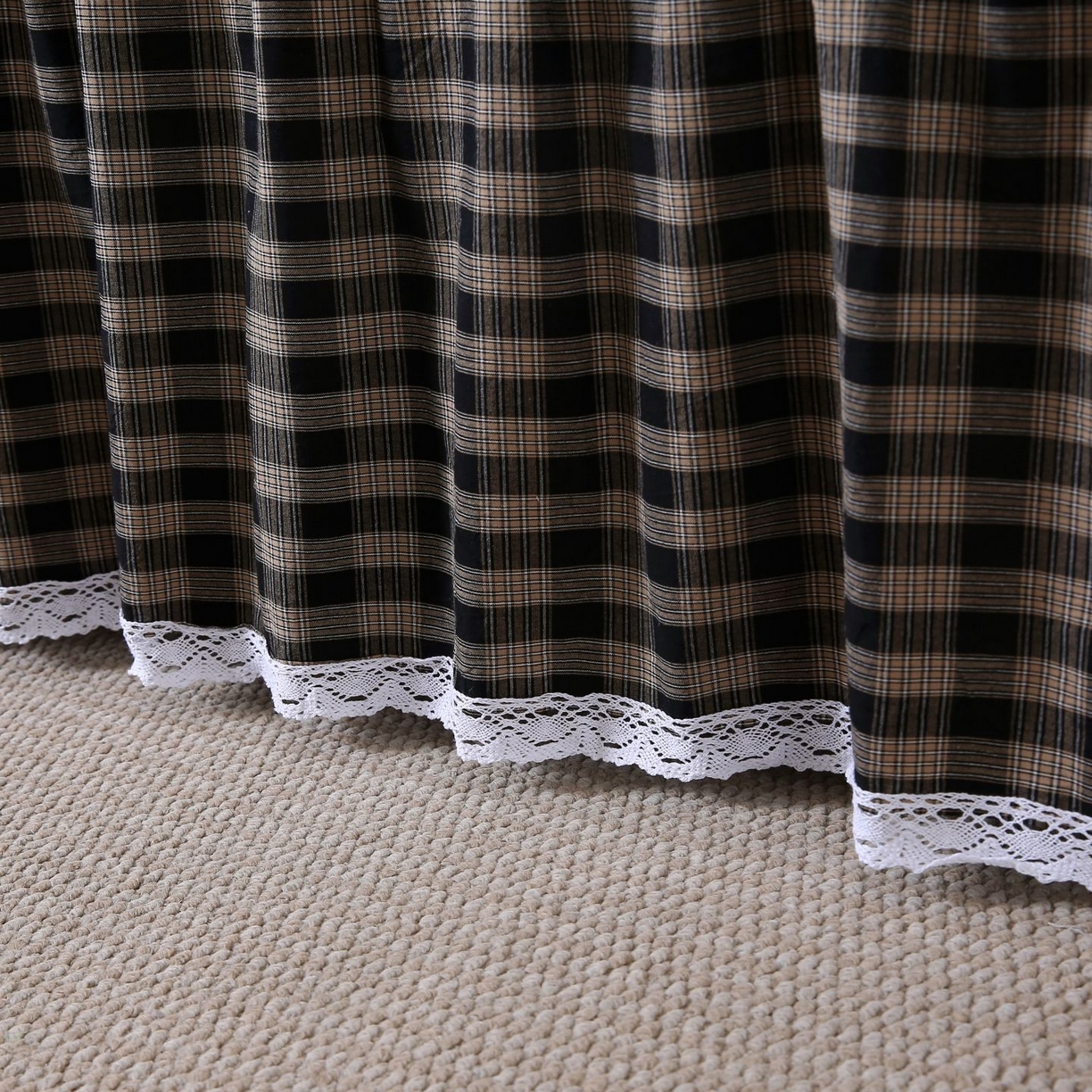 91家纺网 家纺一手货源 找家纺 欧妮家纺 2026新款无印全棉水洗棉夹棉单床裙-三件套 全棉夹棉床裙重楼黑