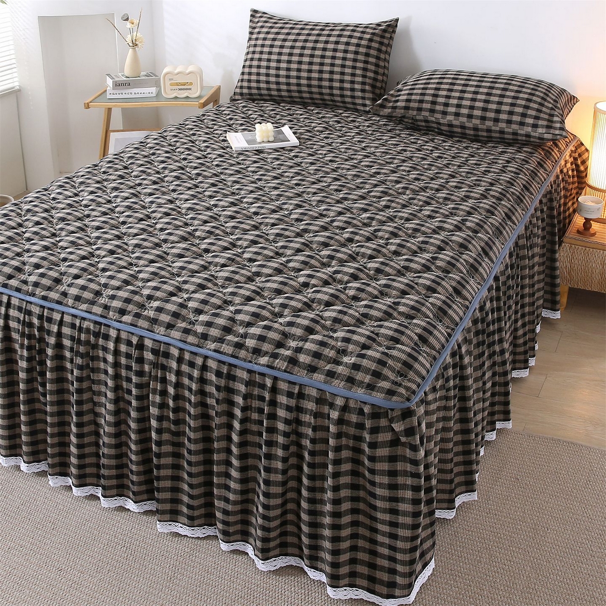 91家纺网 家纺一手货源 找家纺 欧妮家纺 2026新款无印全棉水洗棉夹棉单床裙-三件套 全棉夹棉床裙重楼黑