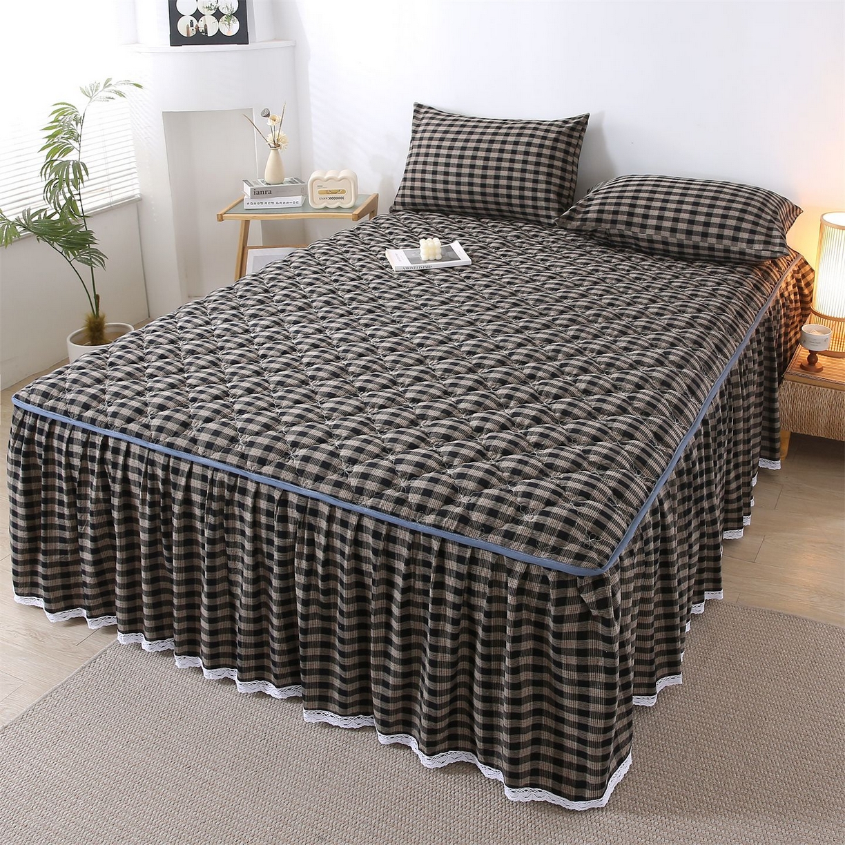 91家纺网 家纺一手货源 找家纺 欧妮家纺 2026新款无印全棉水洗棉夹棉单床裙-三件套 全棉夹棉床裙重楼黑