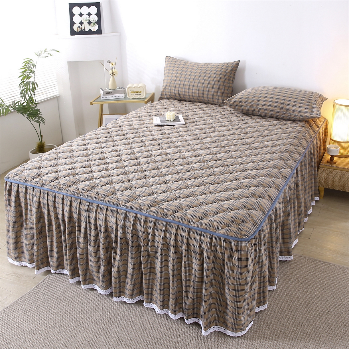 91家纺网 家纺一手货源 找家纺 欧妮家纺 2026新款无印全棉水洗棉夹棉单床裙-三件套 全棉夹棉床裙重楼焦糖咖