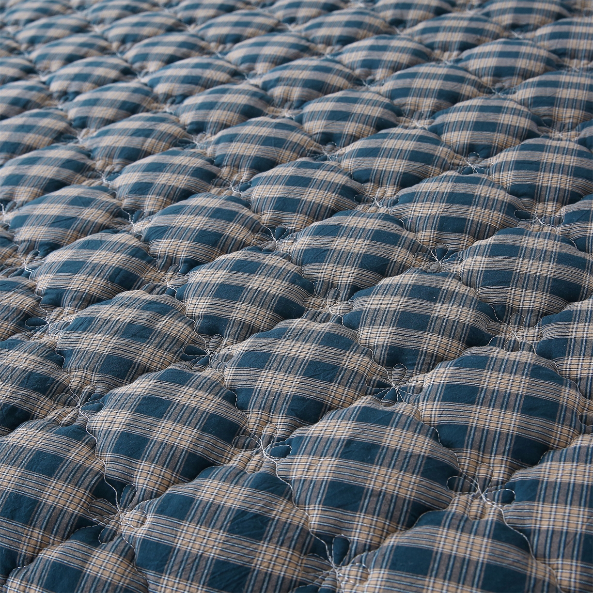 91家纺网 家纺一手货源 找家纺 欧妮家纺 2026新款无印全棉水洗棉夹棉单床裙-三件套 全棉夹棉床裙重楼蓝格