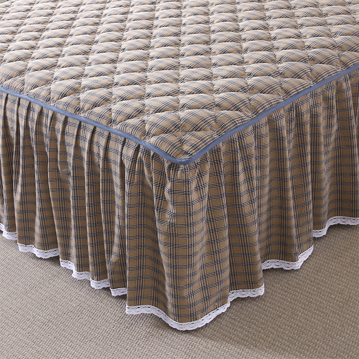 91家纺网 家纺一手货源 找家纺 欧妮家纺 2026新款无印全棉水洗棉夹棉单床裙-三件套 全棉夹棉床裙重楼焦糖咖